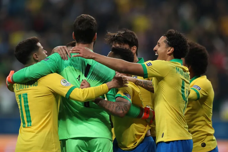 Brasil impressiona na vitória decisiva sobre o Paraguai